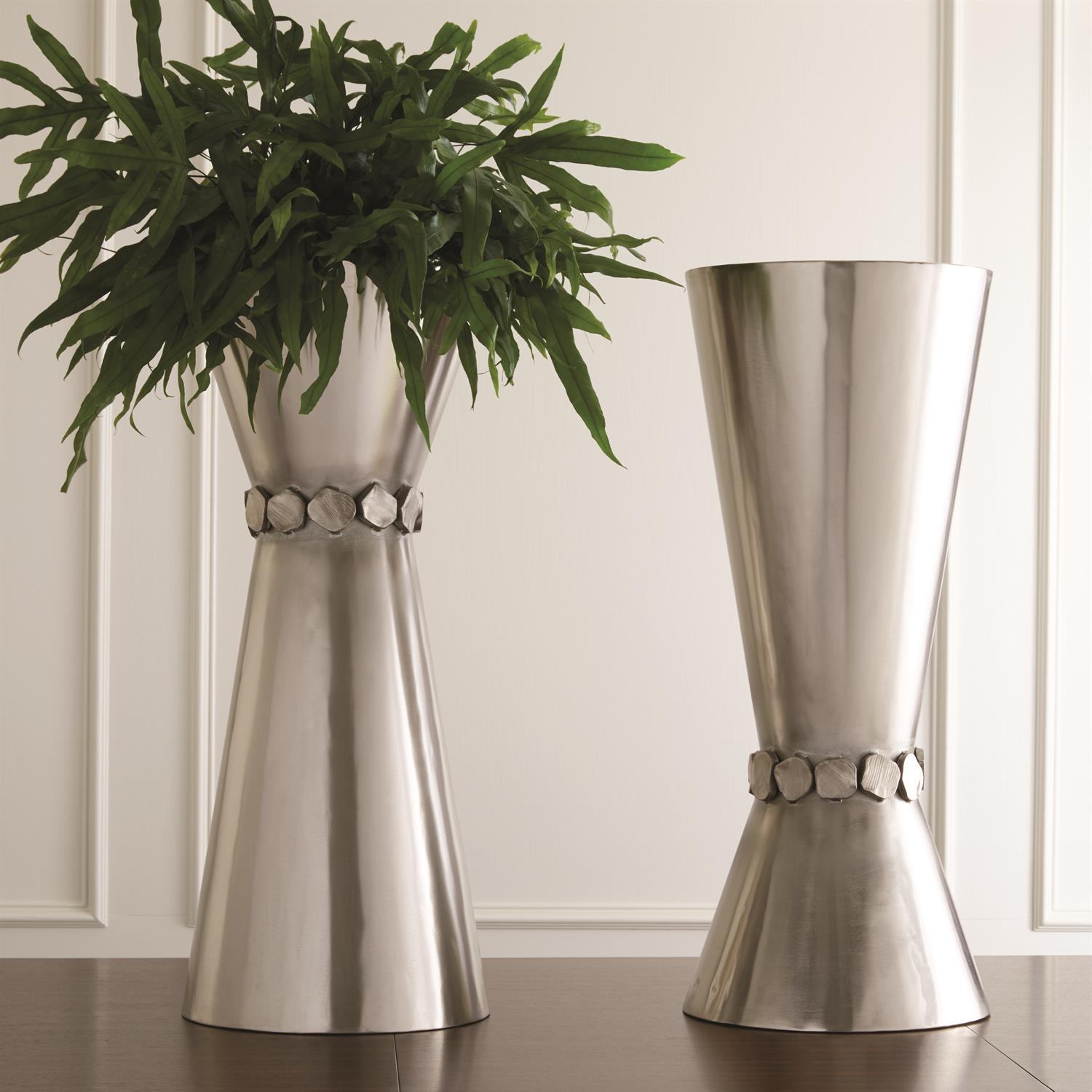 Vase by Jeid Studio