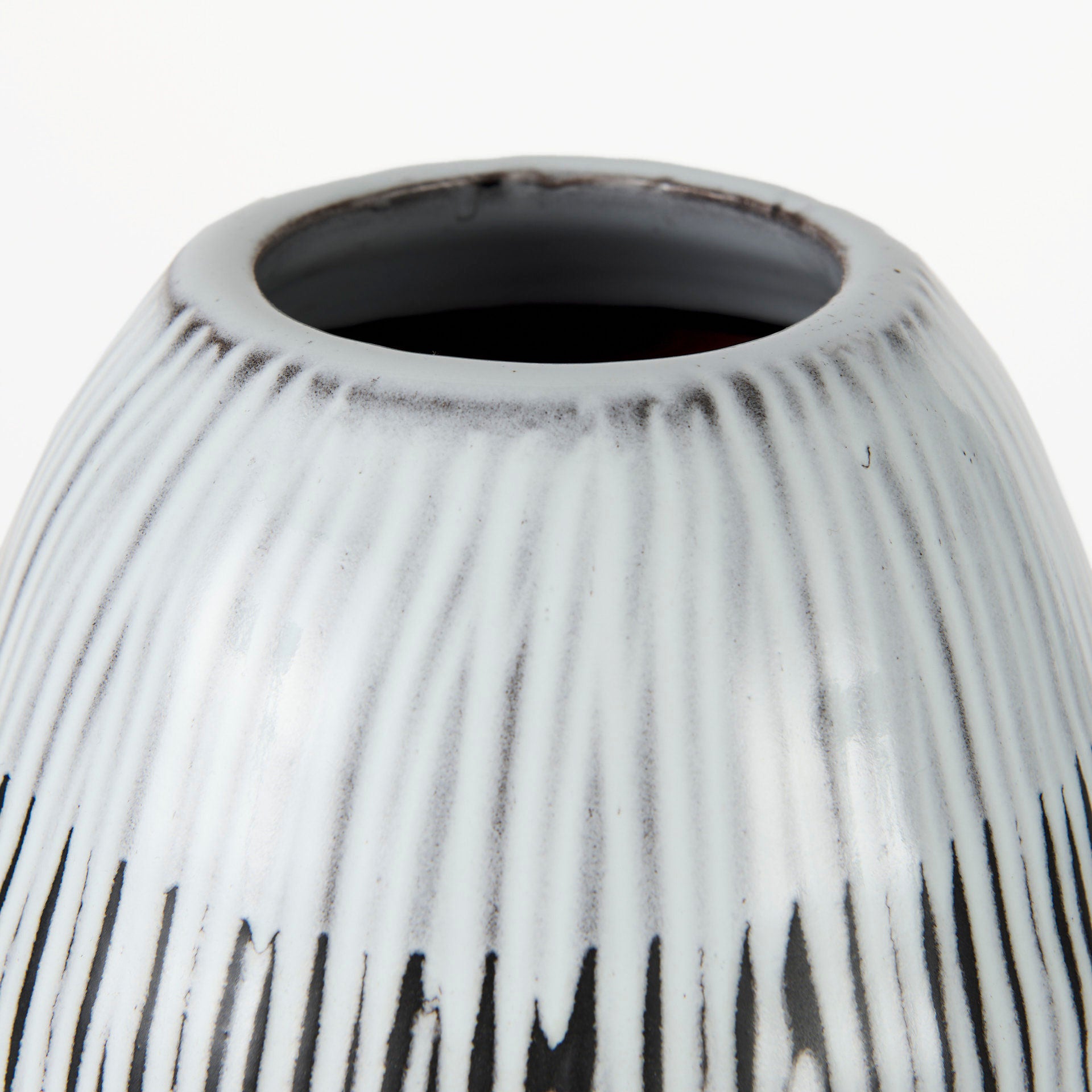 Vase in Grey-Black by Jeid Studio