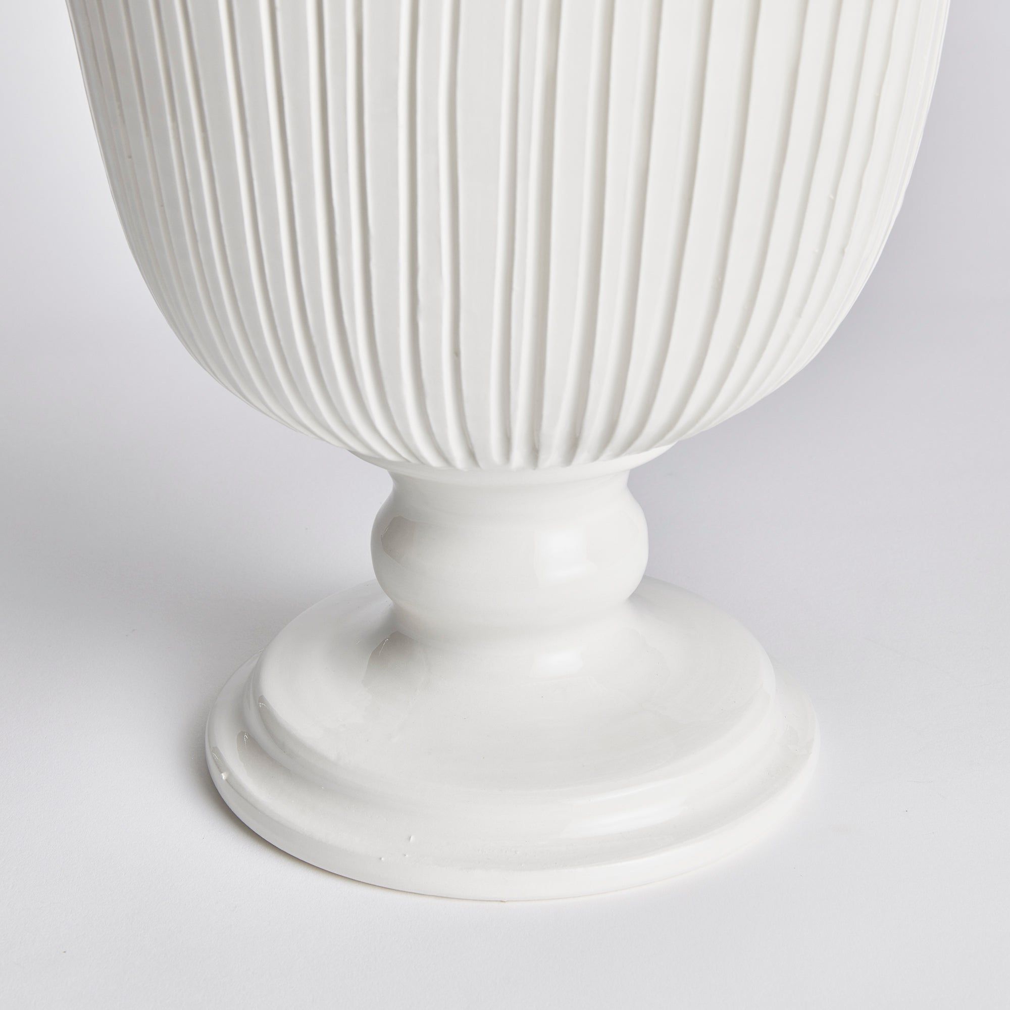 Vase in White-Ivory by Jeid Studio
