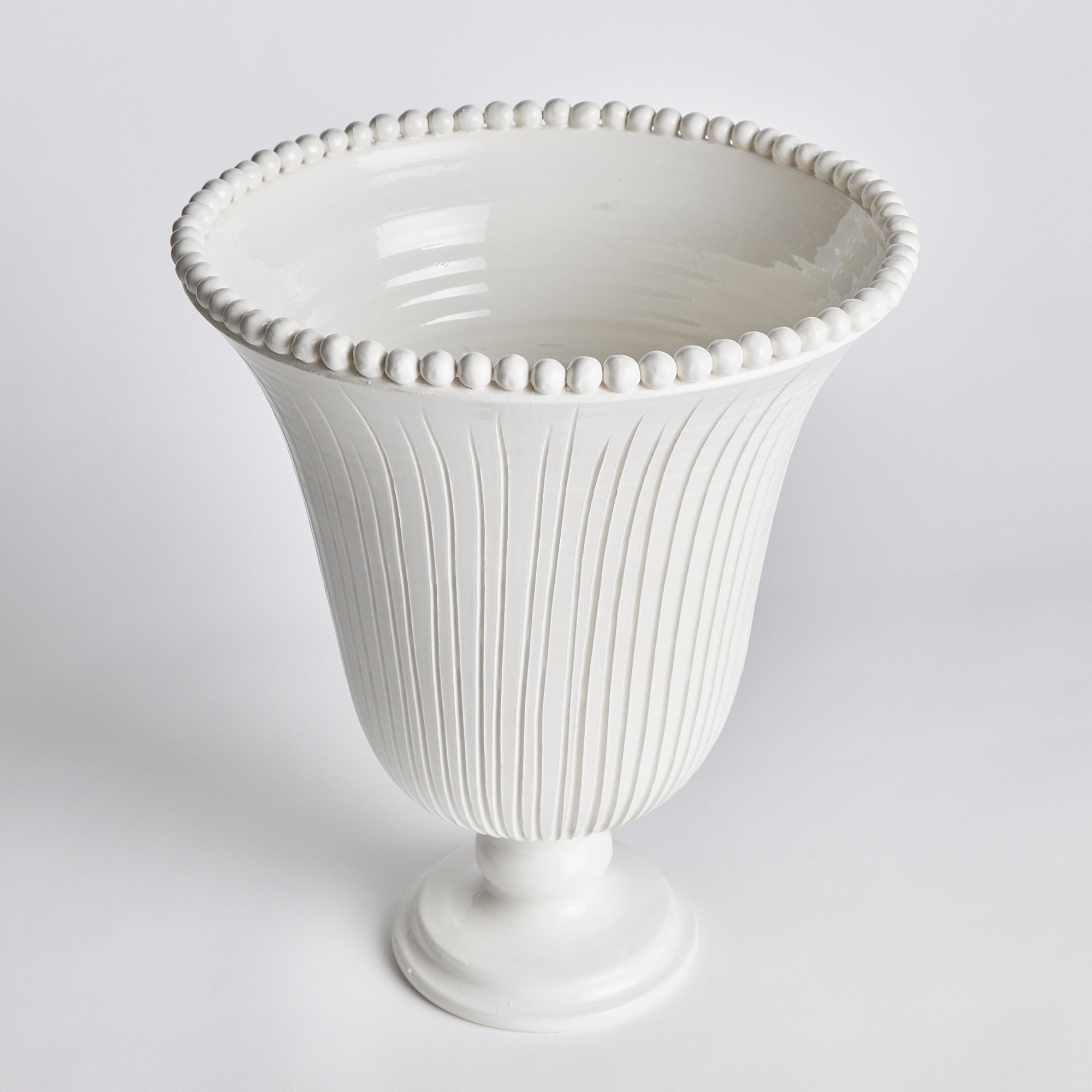 Vase in White-Ivory by Jeid Studio