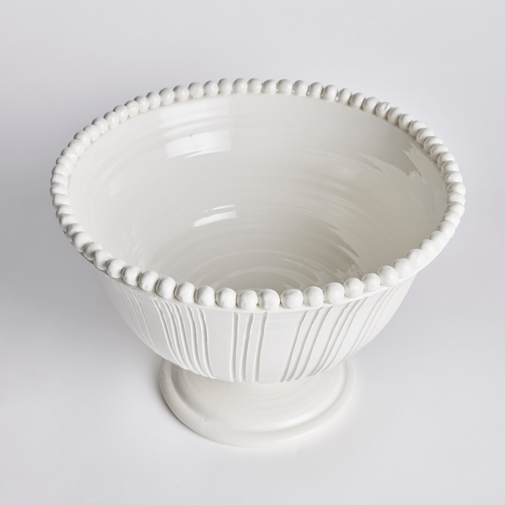Vase in White-Ivory by Jeid Studio