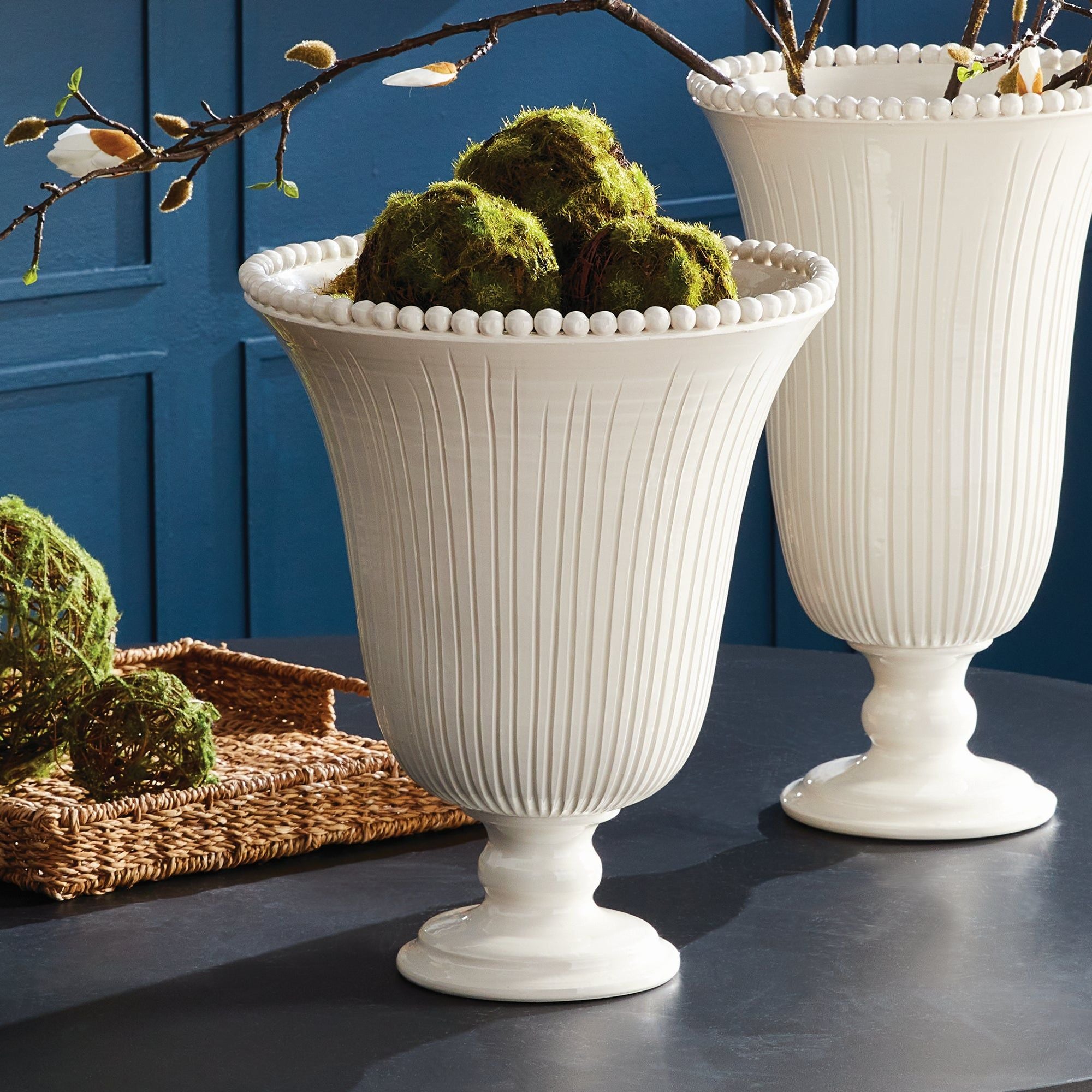Vase in White-Ivory by Jeid Studio