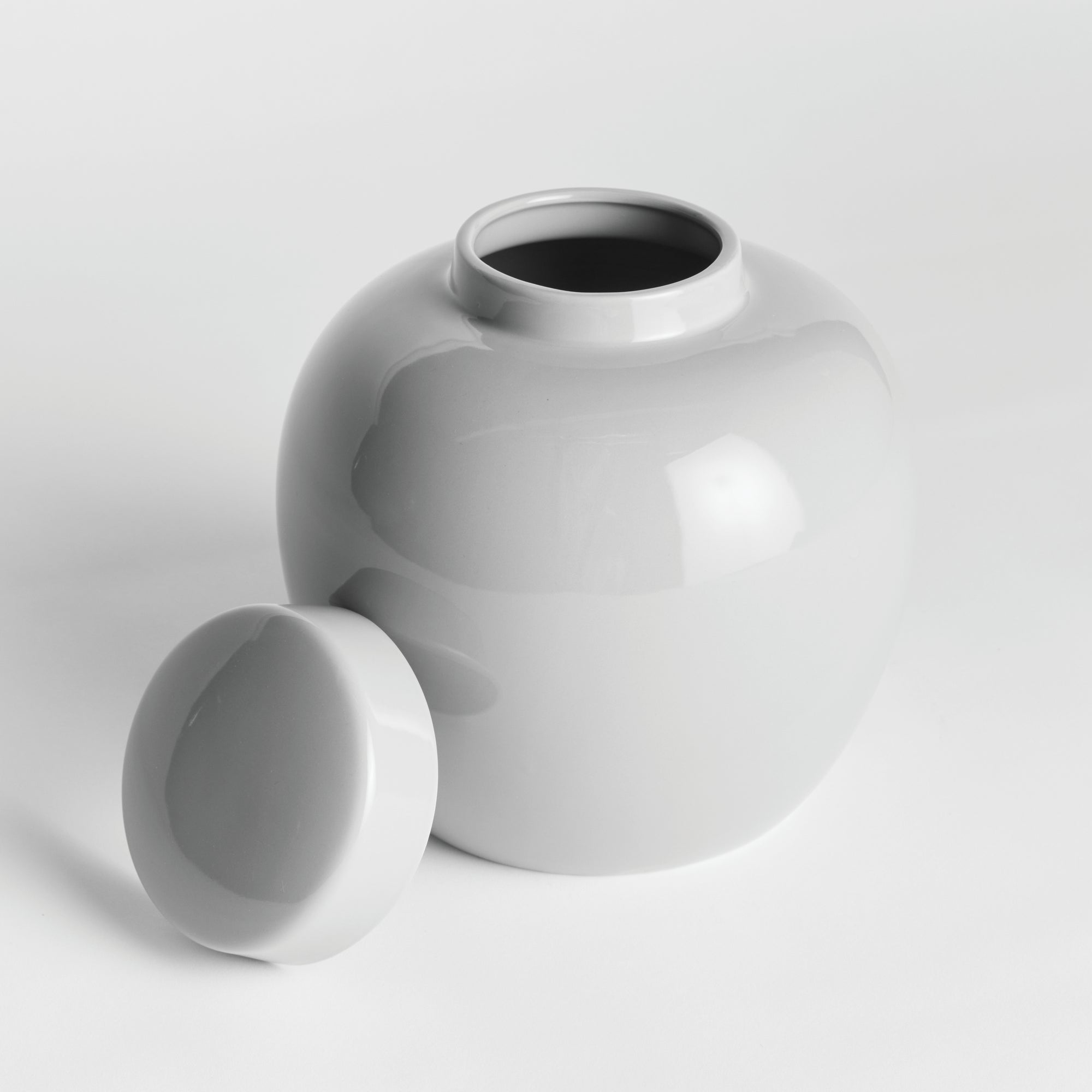 Decorative Object in White-Ivory by Jeid Studio