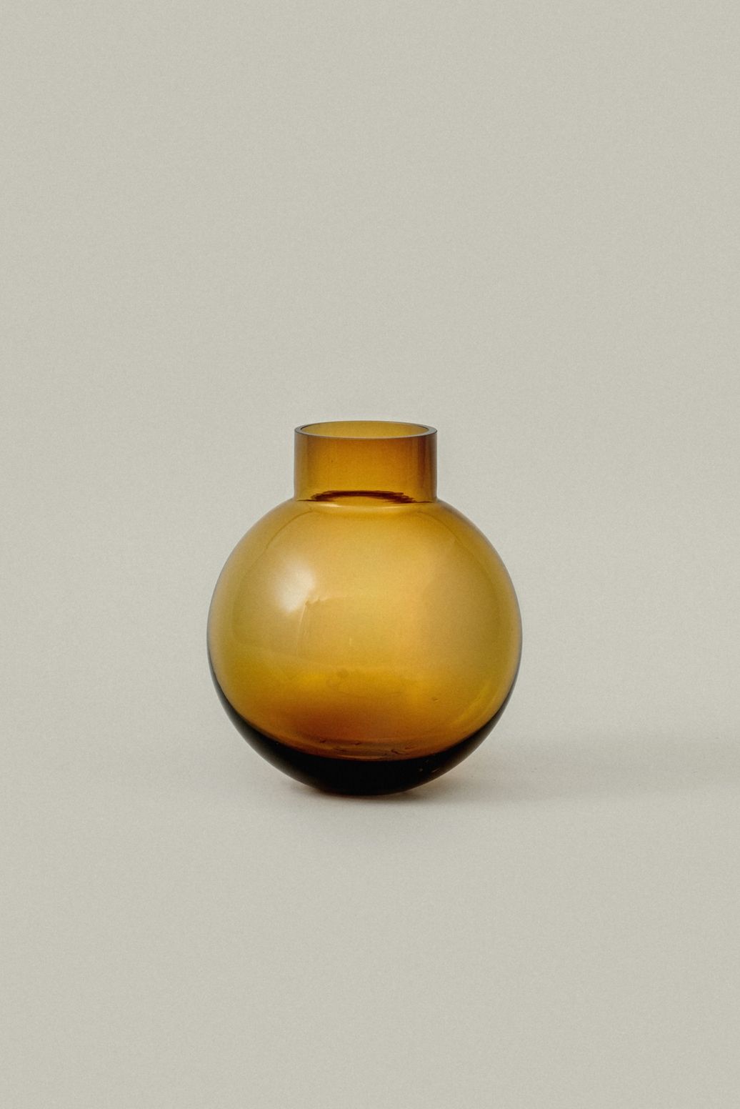 Vase in Natural-Brown by Jeid Studio
