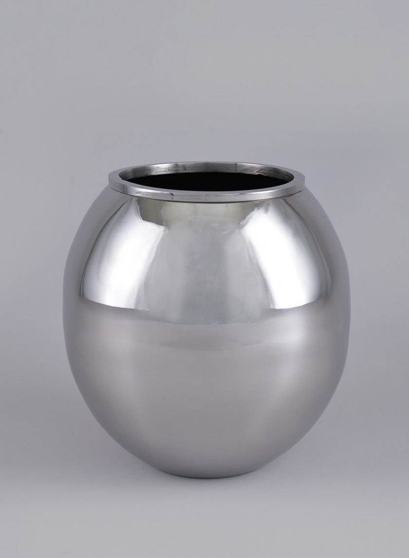 Vase in N/A by Jeid Studio