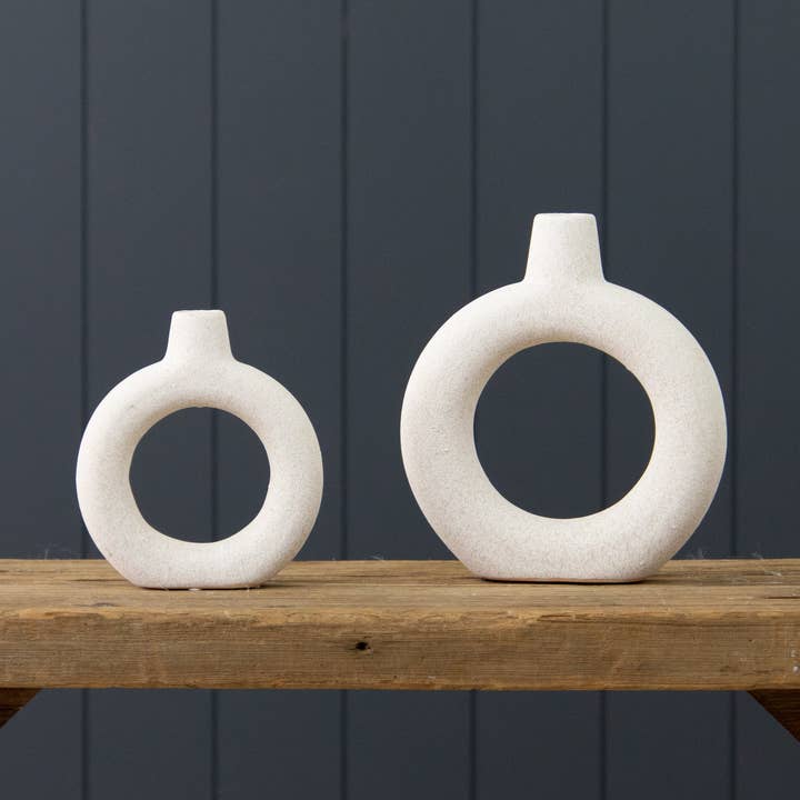Vase in White-Ivory by Jeid Studio