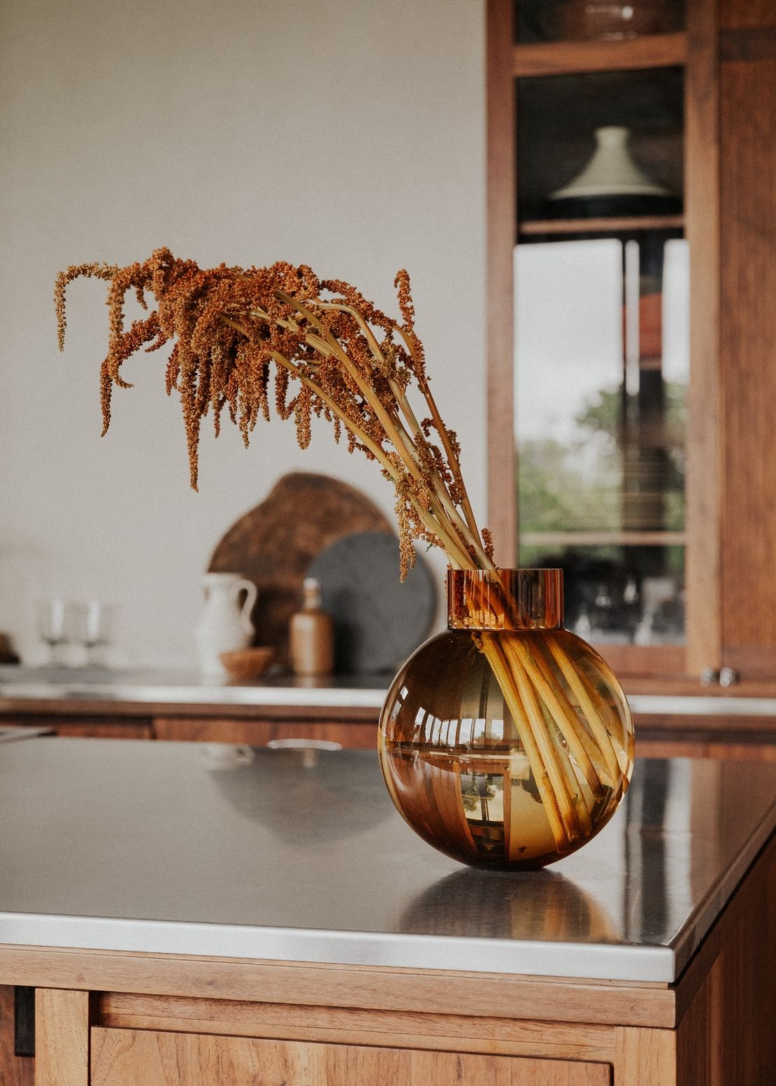 Vase in Natural-Brown by Jeid Studio