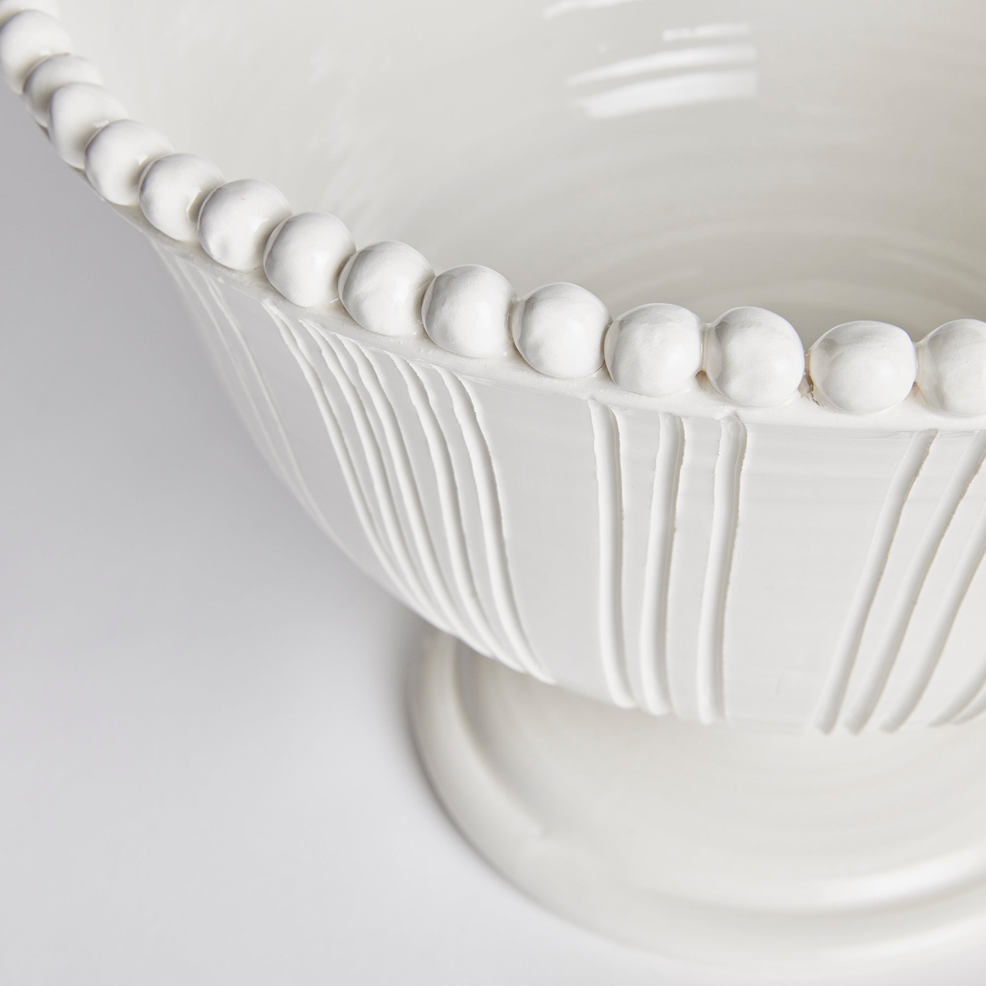 Vase in White-Ivory by Jeid Studio