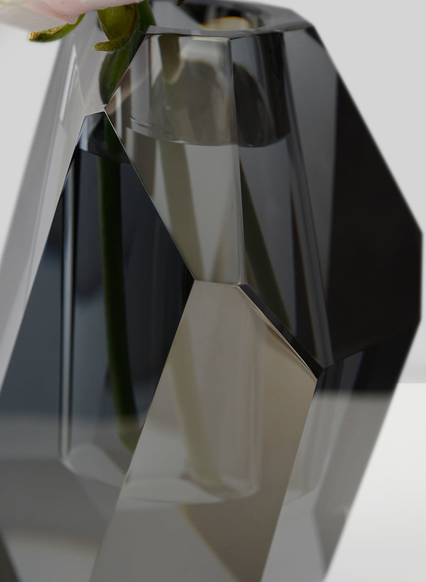 Vase in Grey-Black by Jeid Studio