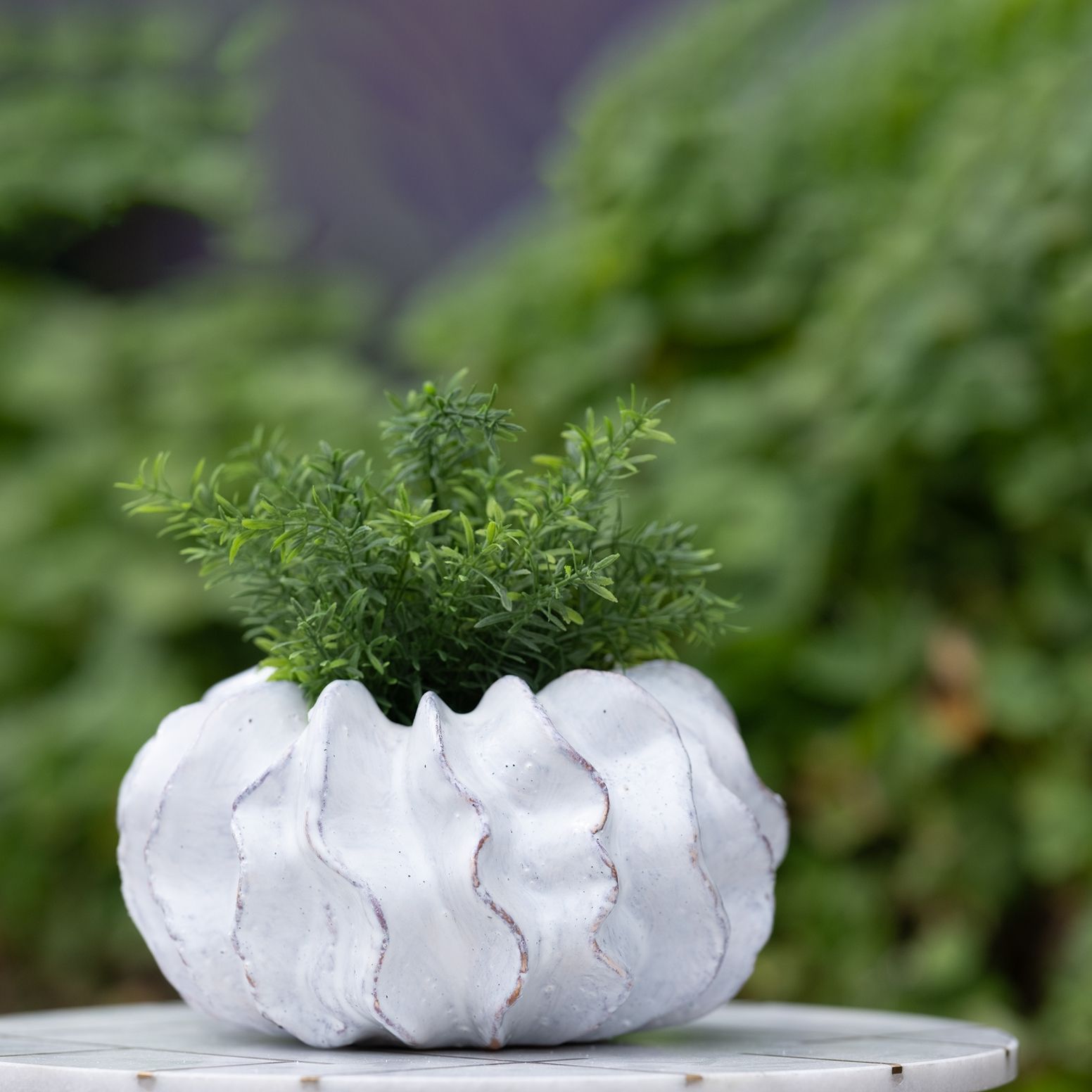 Vase in White-Ivory by Jeid Studio